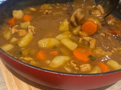 雞腿肉咖喱🍛(鍋子煮飯、含備料時間、去腥方法)