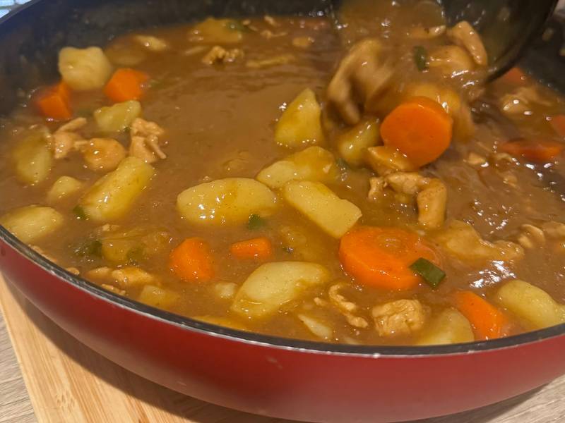 雞腿肉咖喱🍛(鍋子煮飯、含備料時間、去腥方法)